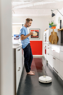 Робот-пылесос с функцией влажной уборки RCV 3