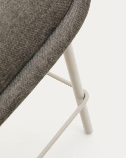 Полубарный стул Aimin из светло-коричневой синели с бежевыми стальными ножками