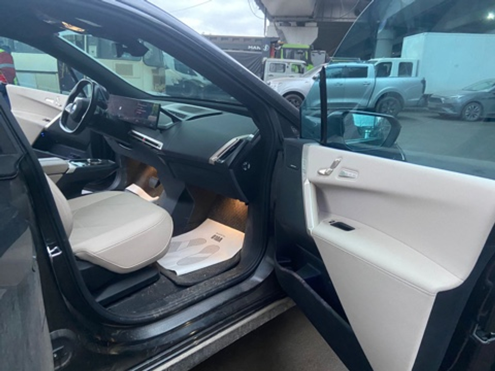 BMW iX xDrive40