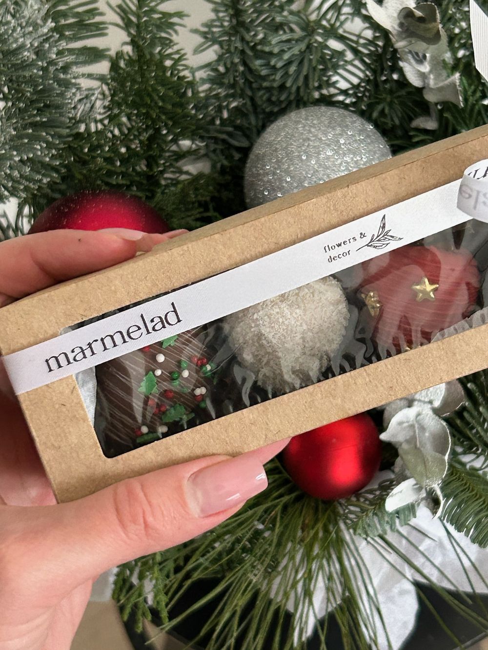 Клубника в шоколаде новогодний набор - 4 шт