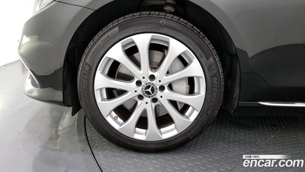 Mercedes-Benz E-Class W213 E300 Exclusive (08.2019)