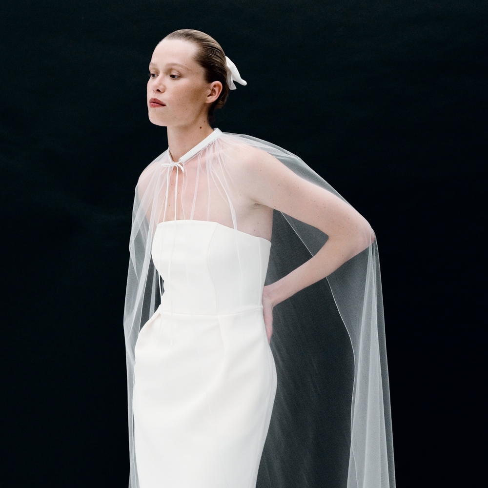 Кейп с длинными рукавами