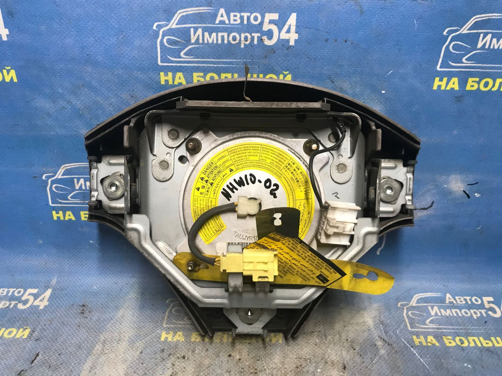 Подушка безопасности водительская TOYOTA PRIUS 1999
