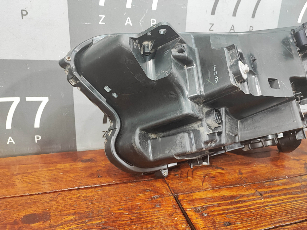 Фара правая LED Honda CR-V 5 (RW) 16-нв Б/У Оригинал 33100TLAG11