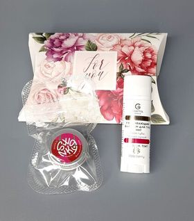 Подарочный набор женский - уход для кутикулы и губ