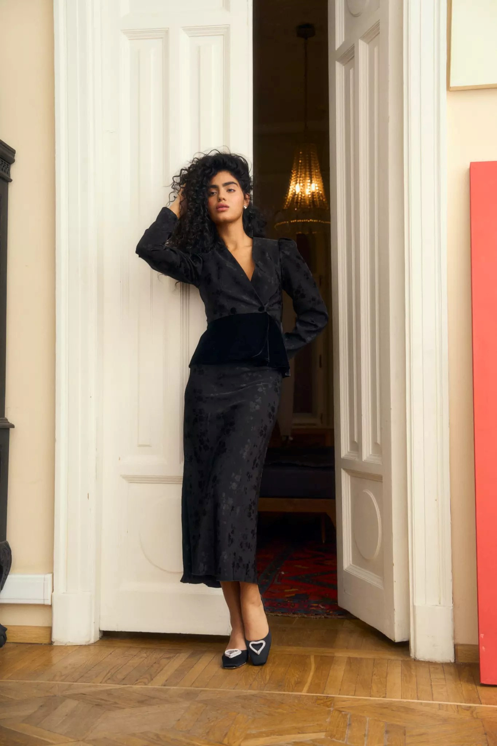 Жаккардовый жакет с бархатной баской