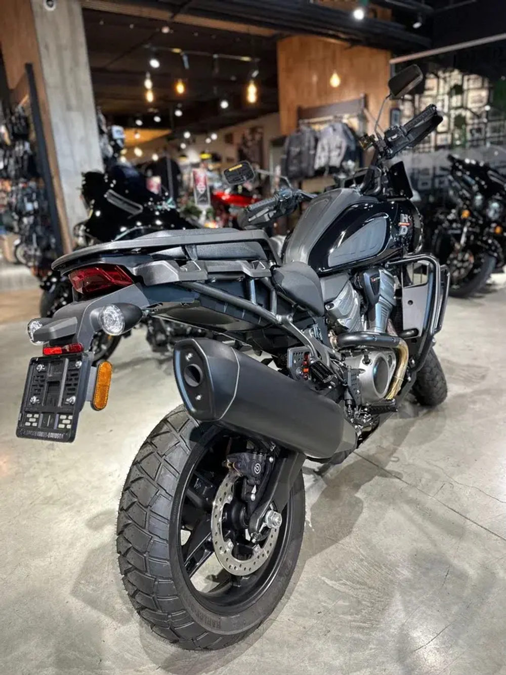 Pan America 1250 (Black)