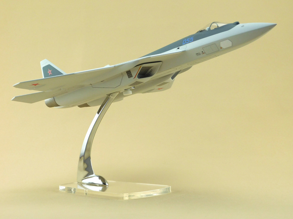 Модель самолета Су-57 (М1:48, 055, Белая Акула)