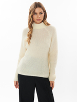 Женский трикотажный джемпер молочный под горло