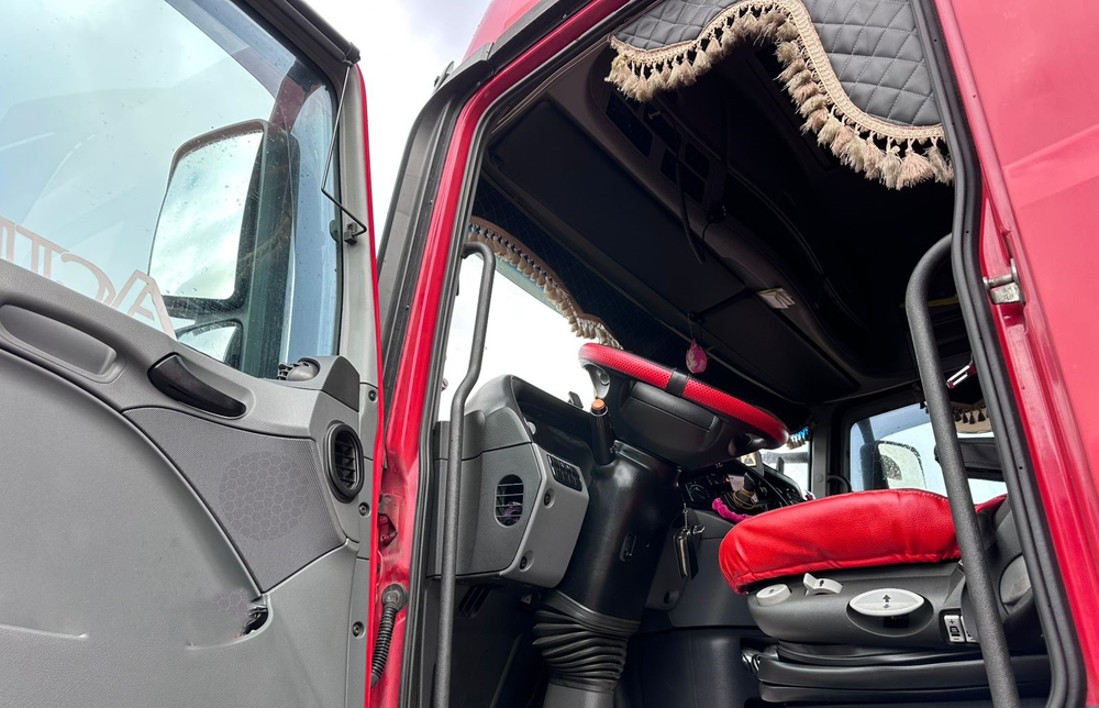 Mercedes-Benz ACTROS 4x2 Седельный тягач 1844 LS (Дизельный, 11,9 л, 435 л.с., АТ)