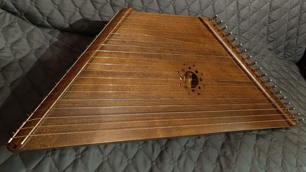 Гусли трапеция с расширенным диапазоном 19 струн