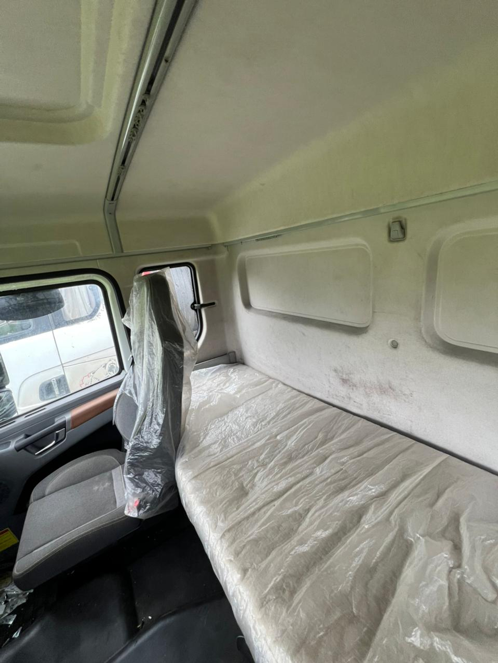 Shacman (Shaanxi) SX* 8x4 Самосвал SX33186V366 (Дизельный, 11,6 л, 423 л.с., МТ)