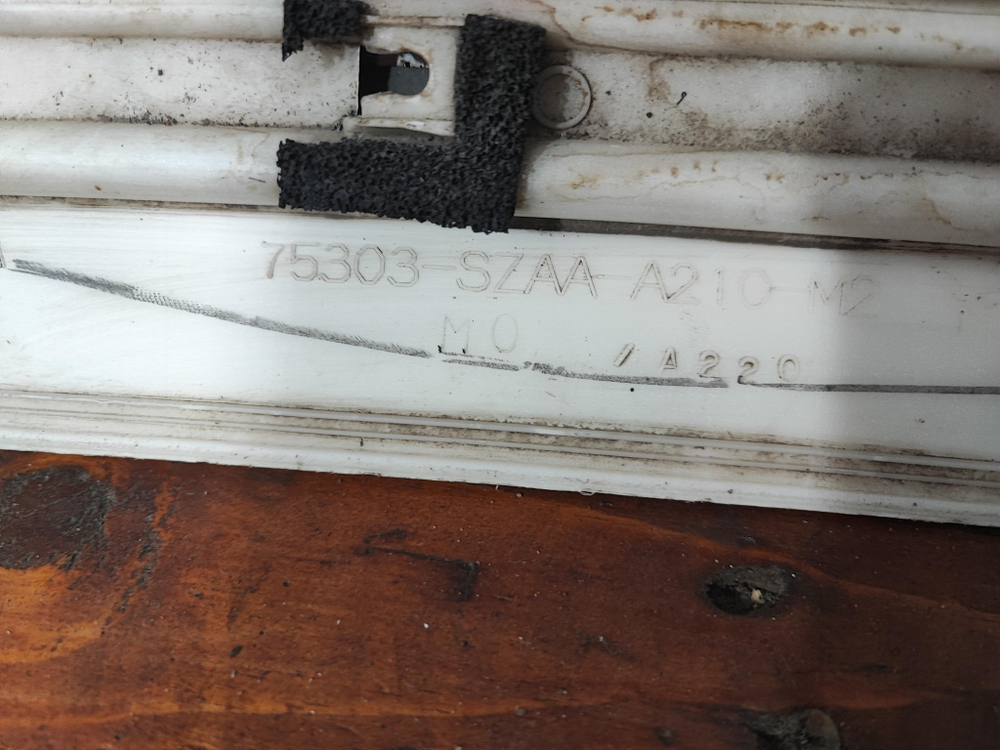 Накладка двери задней правой Honda Pilot 2 (YF4) 08-15 Б/У Оригинал 75303SZAAA210M2