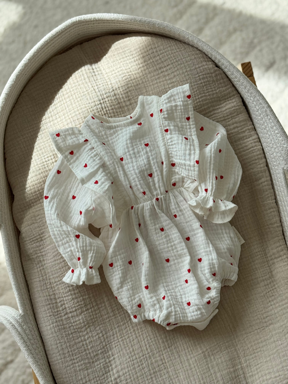 Боди с рюшами, Красные сердечки