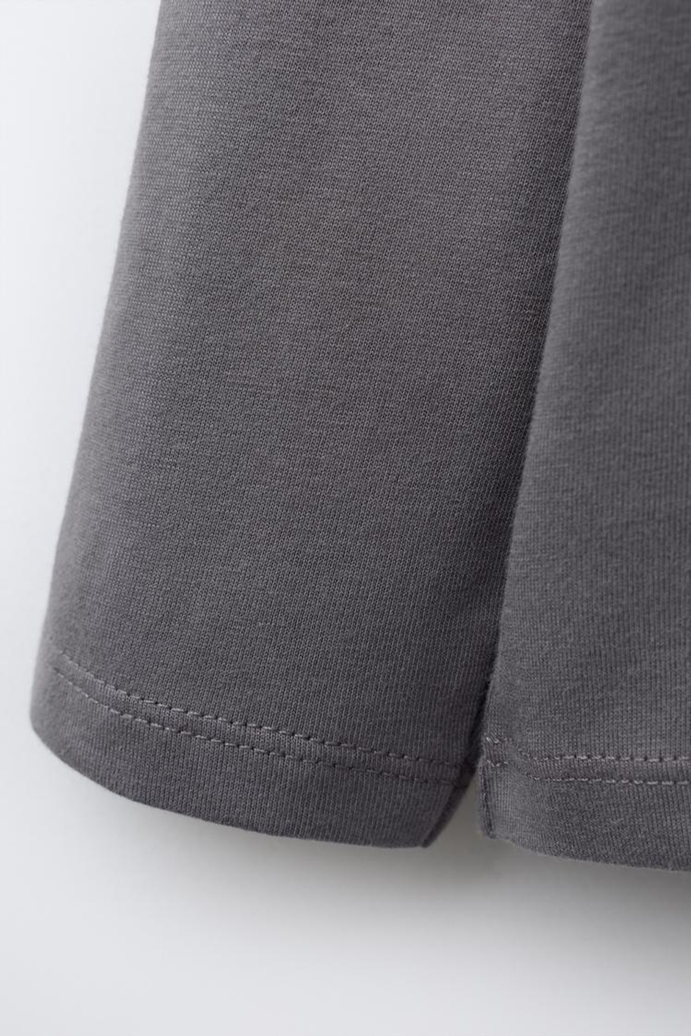 ZARA ЛОНГСЛИВ С СЕРДЕЧКАМИ HELLO KITTY ©, АНТРАЦИТОВО-СЕРЫЙ