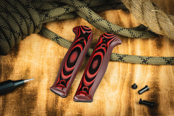 Накладки Forester, Intruder, Yeti из G10 Черно-Красные