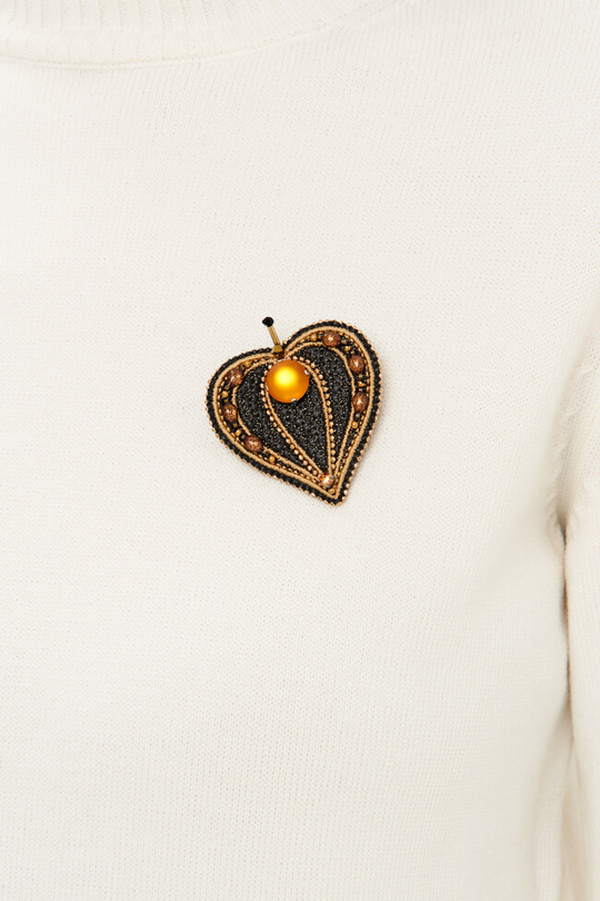 8422 Брошь (черный)