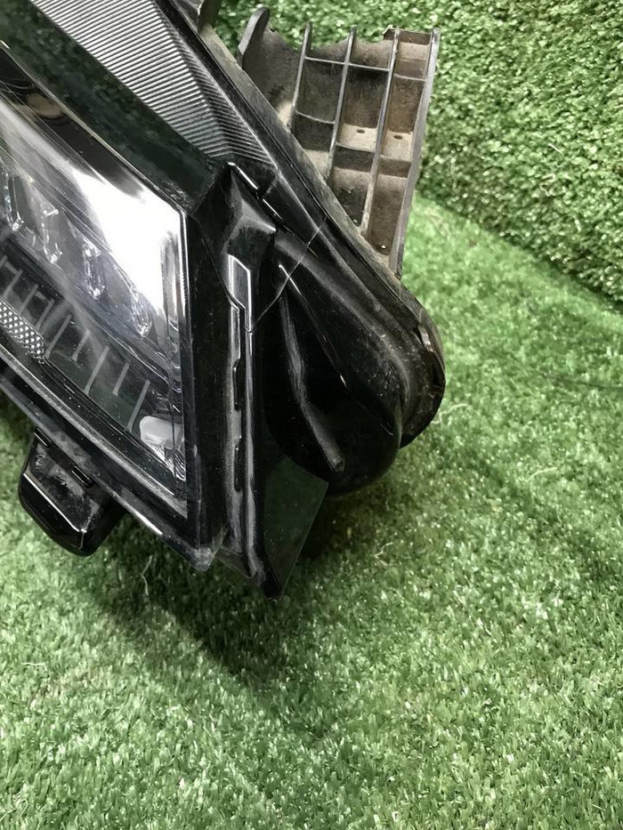 Битая Фара правая Changan Lamore (2023-н.в.) LED