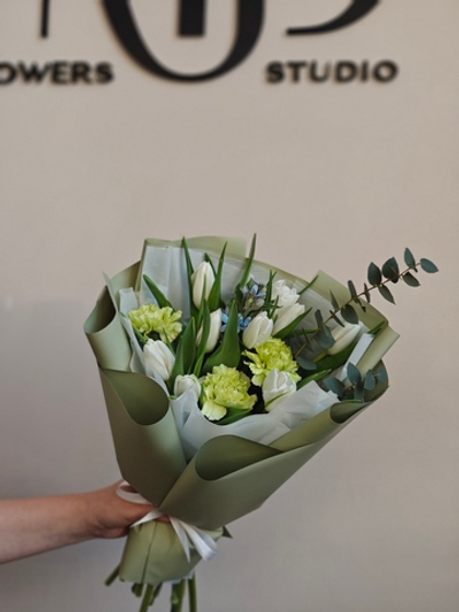 Весенний букет с тюльпанами