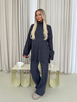 Шерстяной костюм серый