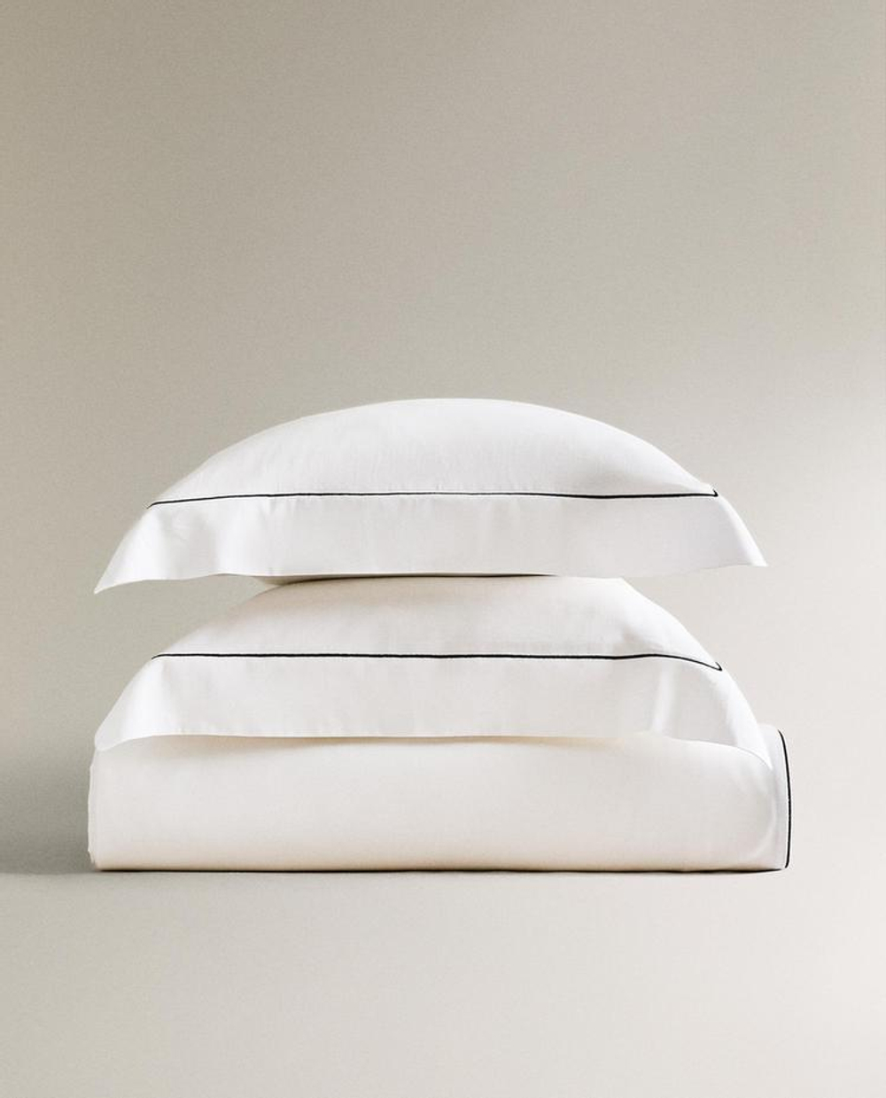 ZARA HOME САТИНОВЫЙ ПОДОДЕЯЛЬНИК С КОНТРАСТНОЙ ОТДЕЛКОЙ, ЧЕРНЫЙ