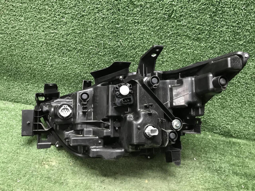 Фара правая Mazda CX-5 2 (2021-н.в.) LED