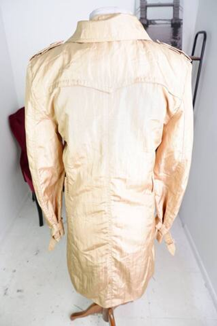 Плащ Favori модного цвета, маркировка 40, визуально на 46 размер