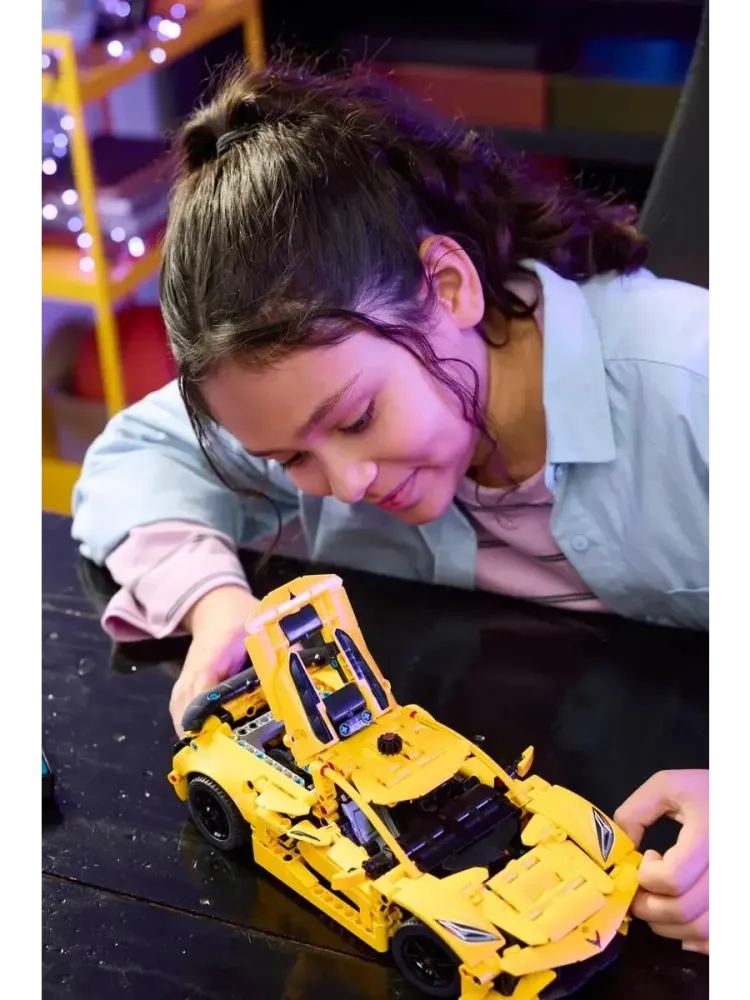 Конструктор Technic 42205 Chevrolet Corvette Stingray