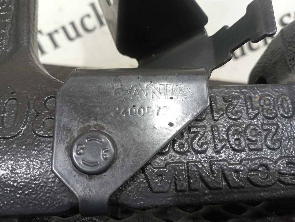 Кронштейн подножки правой 2020г.