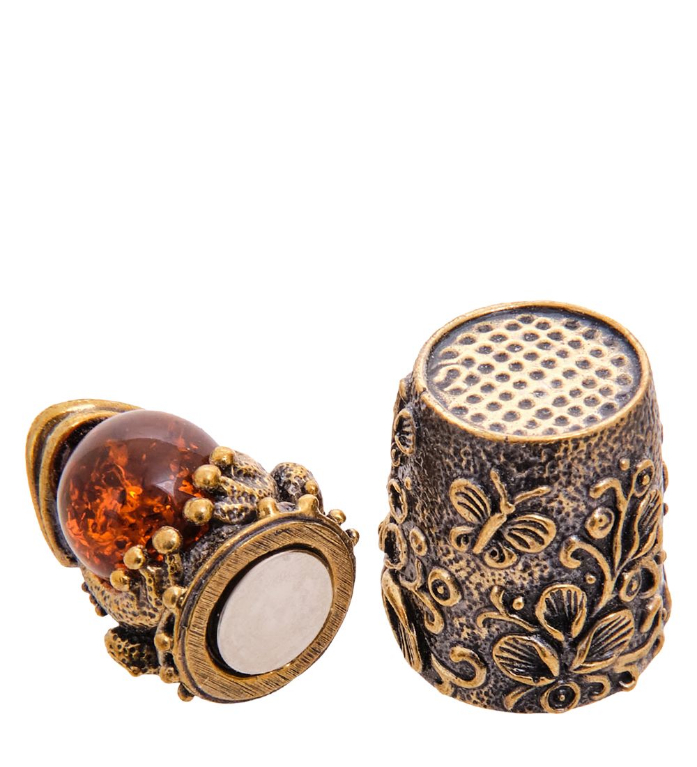 AM-3553 Наперсток «Лягушка» (латунь, янтарь)