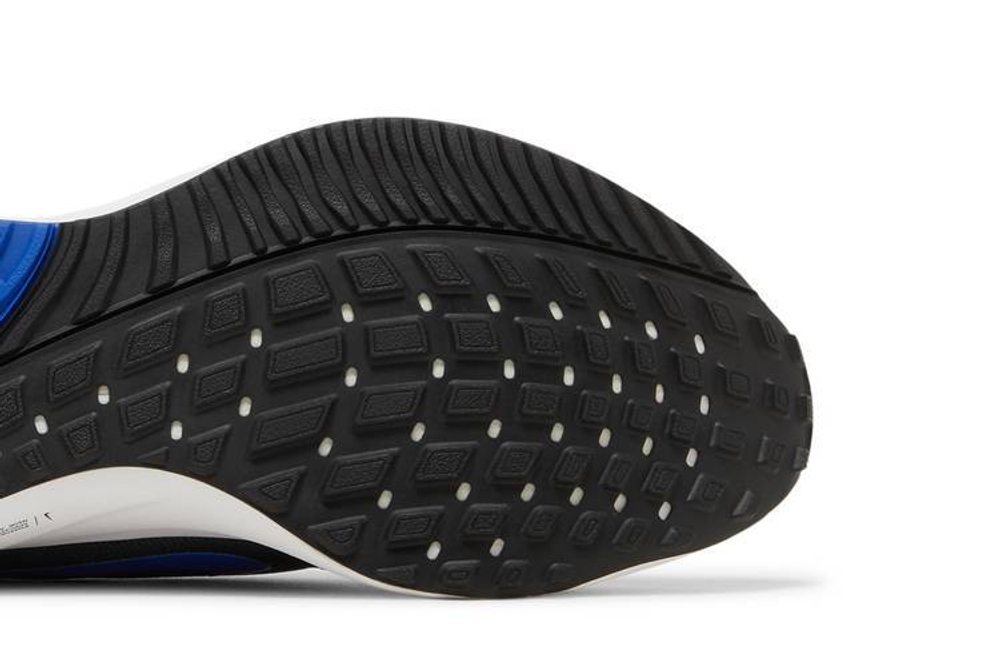 Кроссовки Nike Air Zoom Vomero 16