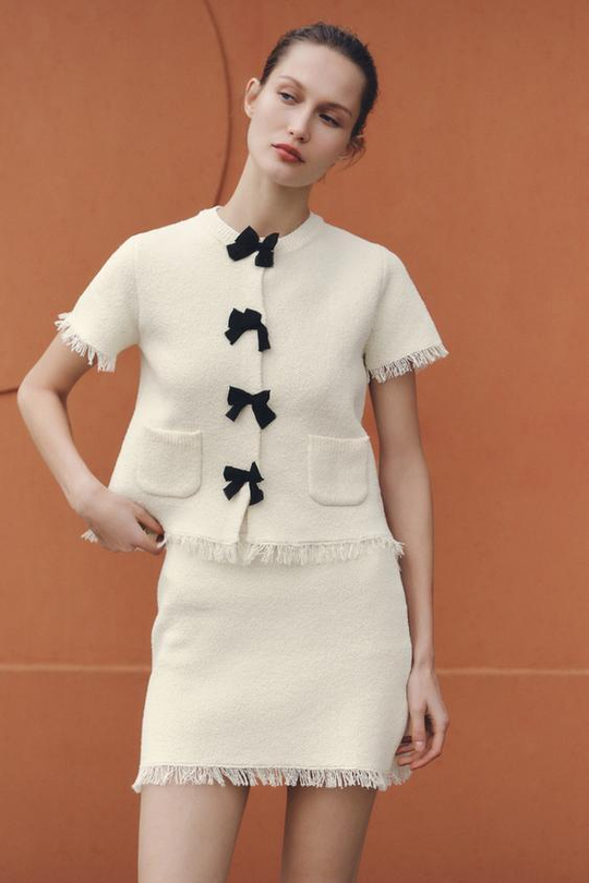 ZARA ТРИКОТАЖНАЯ МИНИ-ЮБКА С НЕОБРАБОТАННОЙ КРОМКОЙ, ЭКРЮ