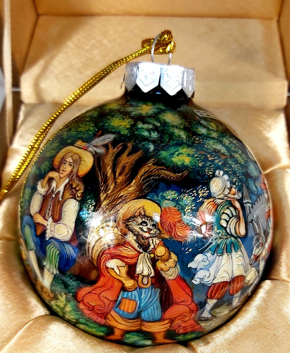 Шар новогодний с полной росписью "Кот в сапогах" в футляре