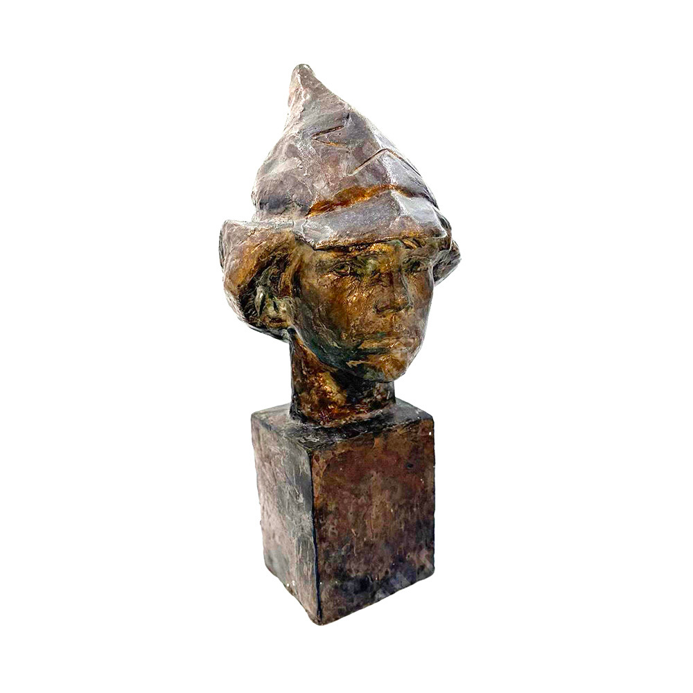 Динес Ю. С. «Орлёнок». Бронза, литьё. Москва, СССР, 1957 г.