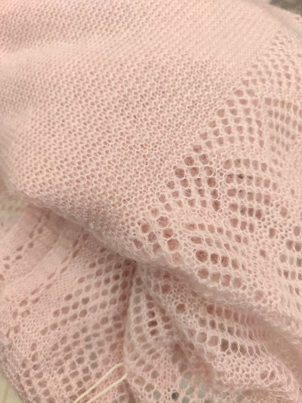 Оренбургский пуховый платок П4-100-32 пепельная роза