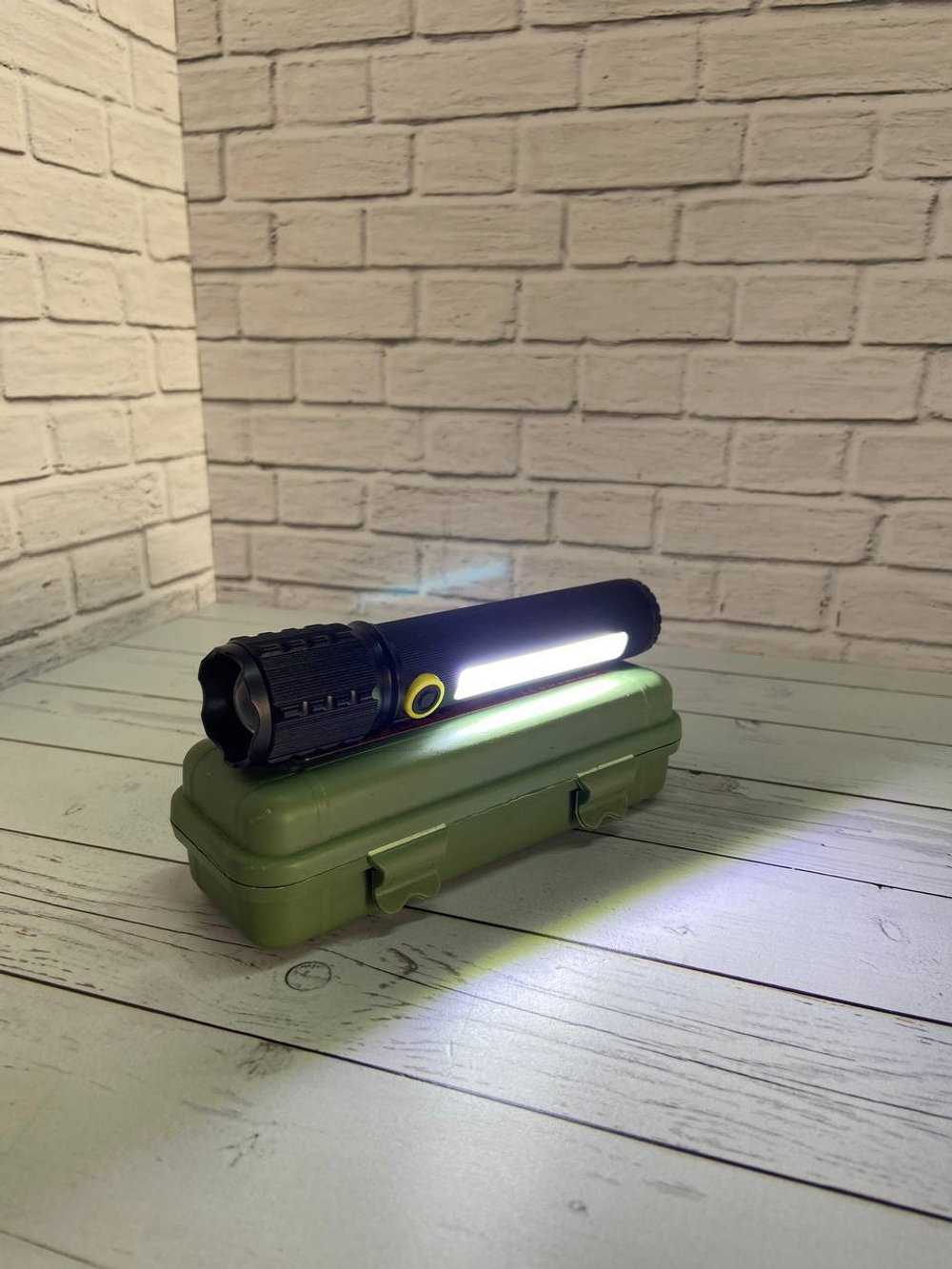 Фонарь ручной BL-C72-P50