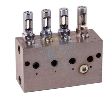 8SSPQ-L4 - Питатель для двухлинейных систем смазки с рабочим давлением 200 бар, количество выходов 8, максимальная доза 5 мл/цикл, с регулятором и индикатором