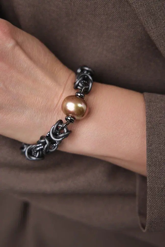 Браслет Византия графит с карамельной плоской жемчужиной