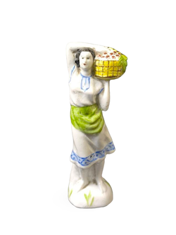 Фаянсовая статуэтка "Сборщица винограда" Пролетарий