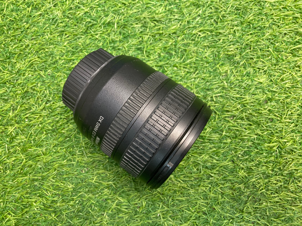 Nikon 18-70mm 3.5-4.5G ED-IF AF-S DX