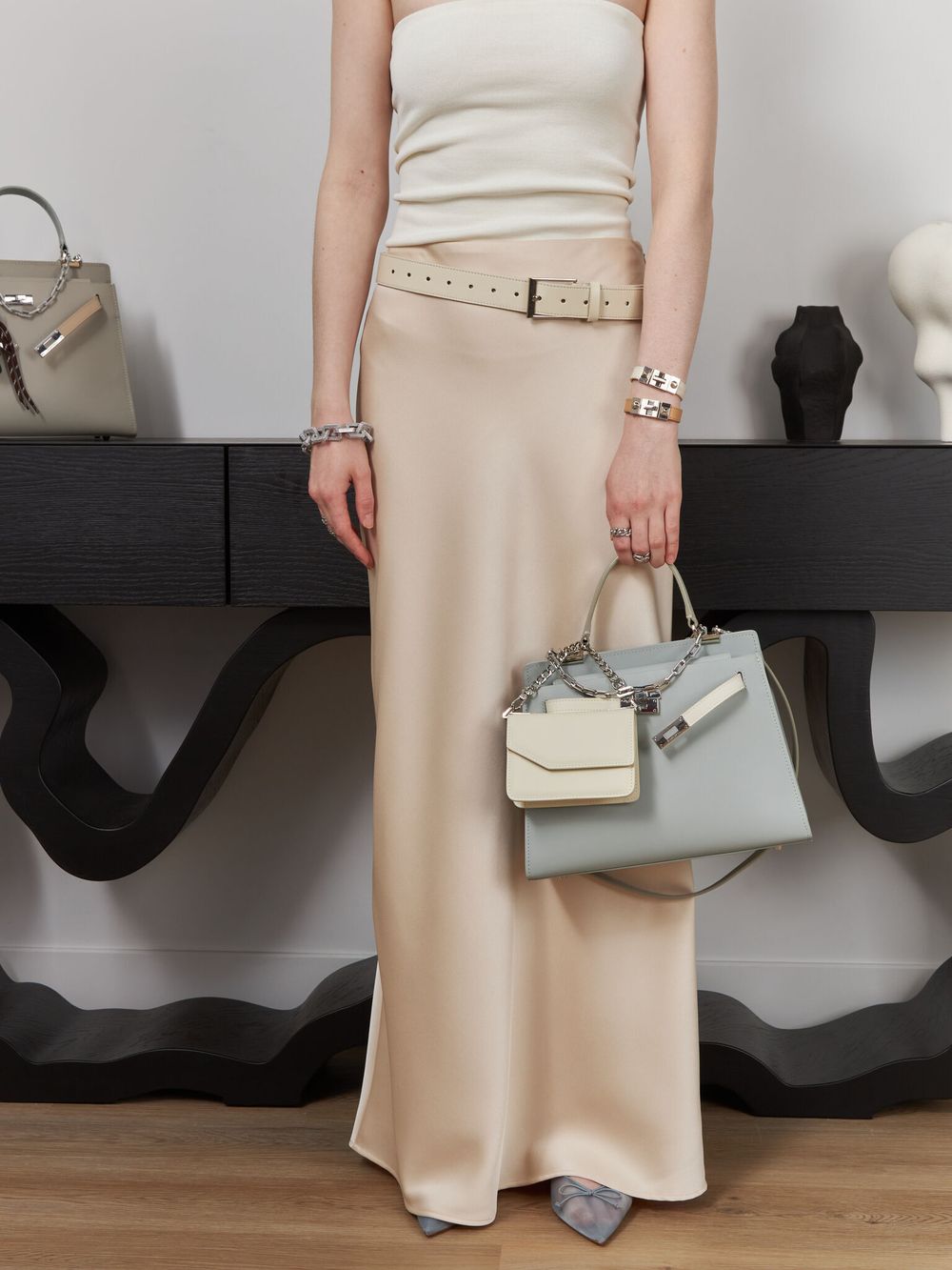 MISTRESS БРАСЛЕТ 12 MILK