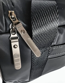 Сумка спортивная непромокаемая QOZA, черная, 24 л