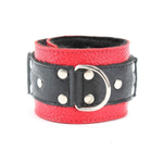 Красно-чёрные кожаные наручники с меховым подкладом (Цвет: красный с черным)