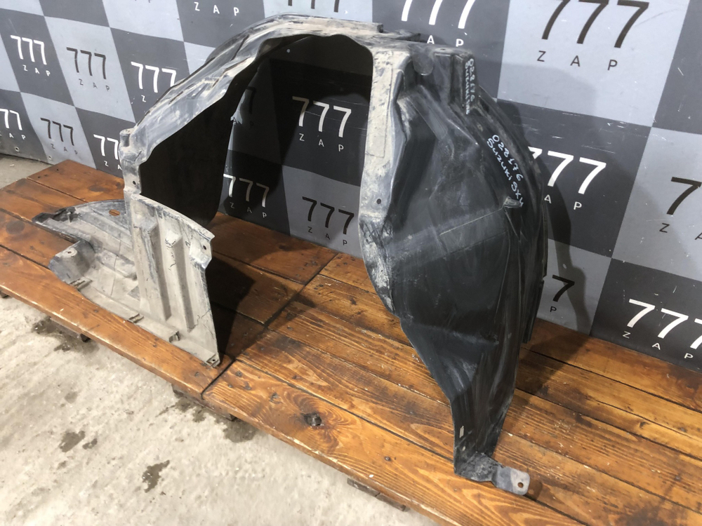 Подкрылок передний правый Suzuki SX4 2 13-22 Б/У Оригинал 7232164R
