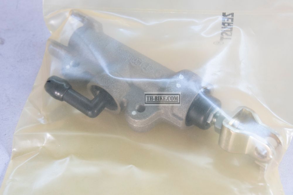 43510-KZZ-901. CYLINDER SUB ASSY., RR. BRAKE MASTER (NISSIN). HONDA