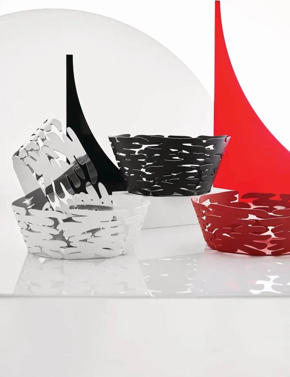 Alessi Корзина Barket 18x6,5 см черная