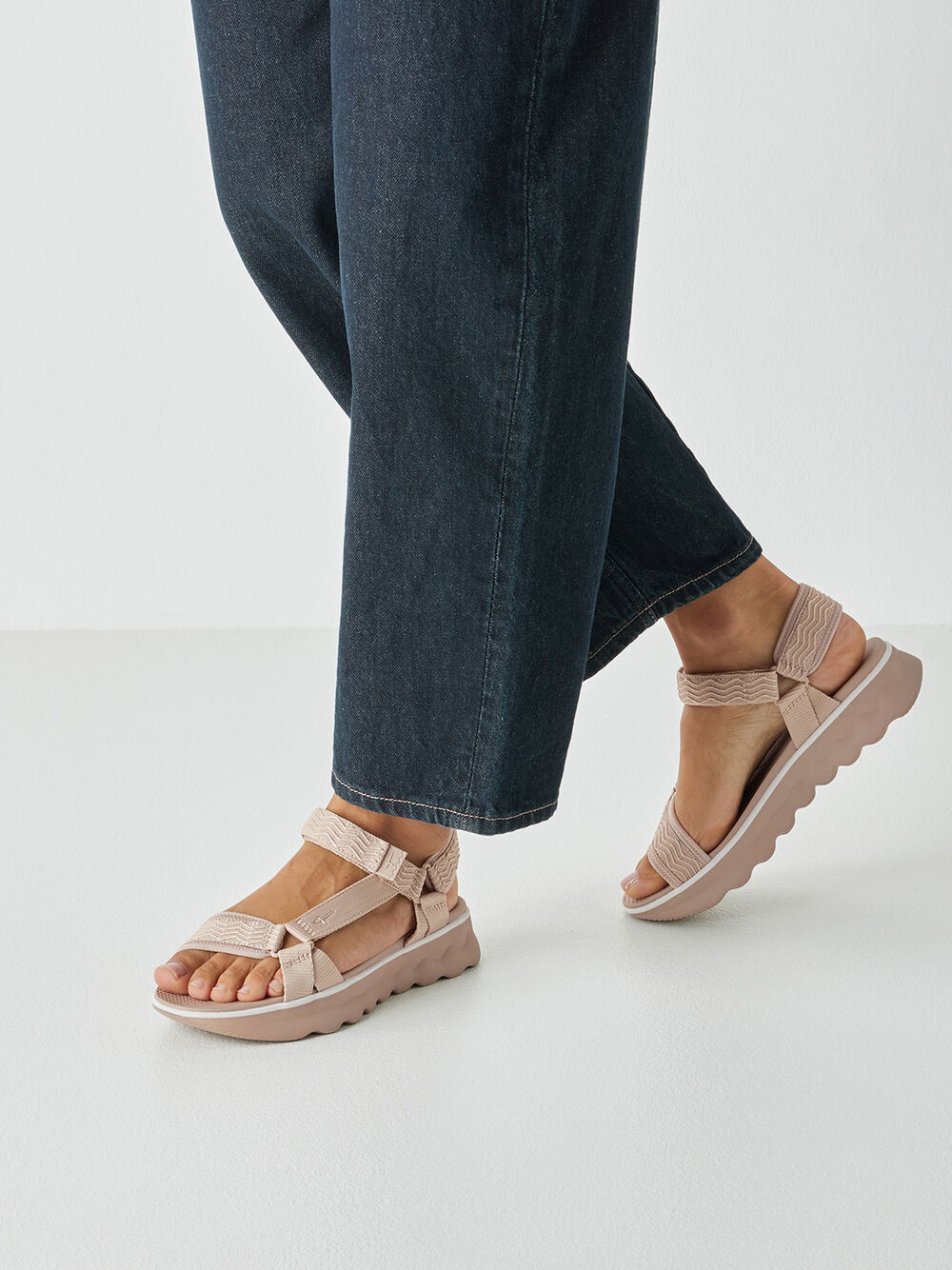 Сандалии женские