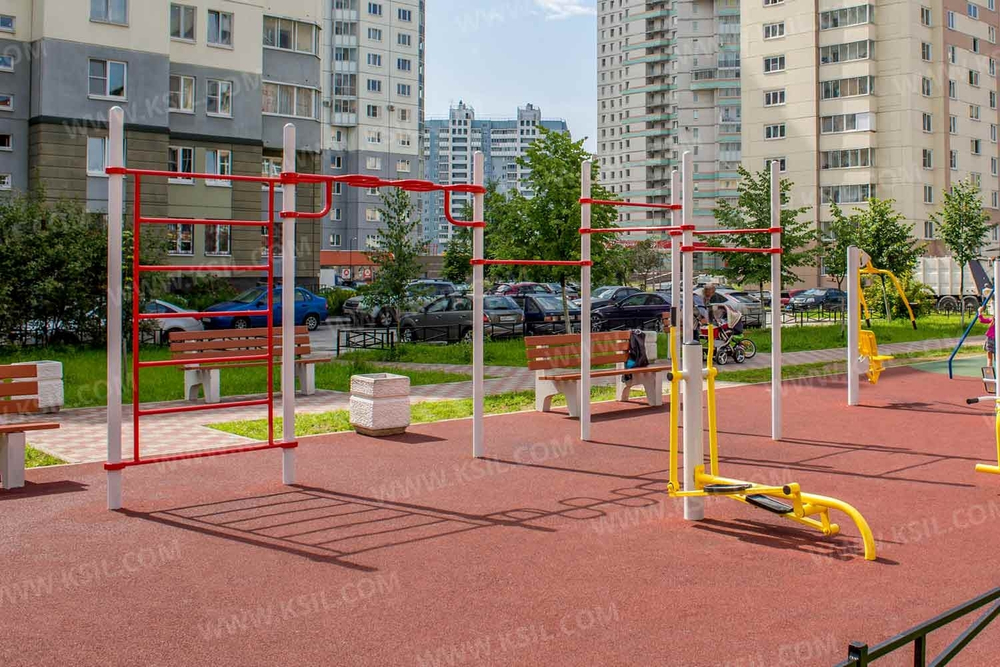 Турник разноуровневый тройной для спортивной площадки