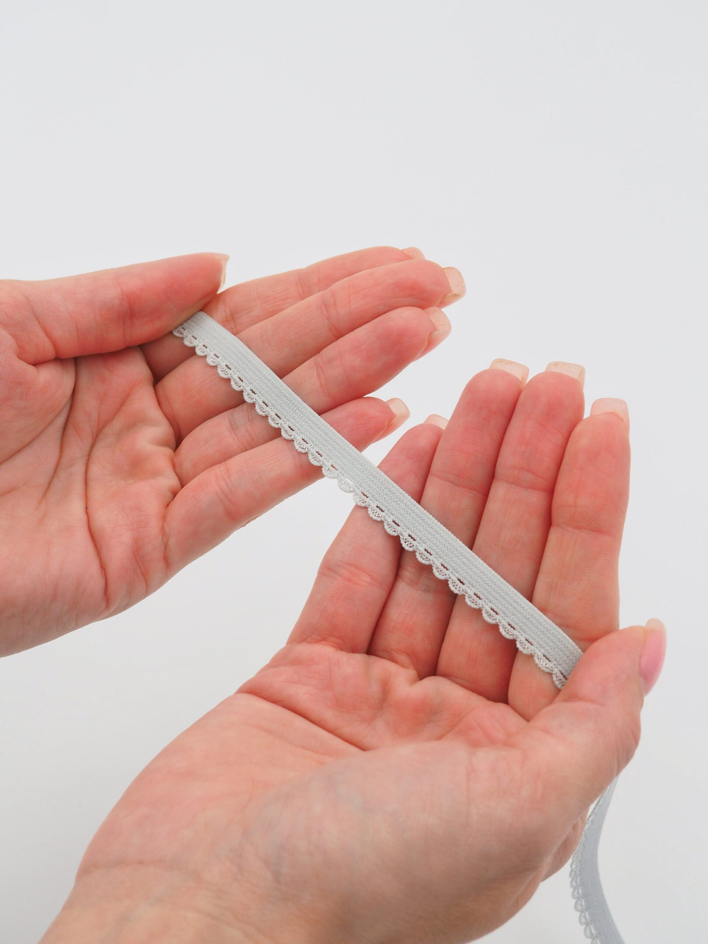 Бельевая резинка светло-серая ширина 10 мм с учетом фестона