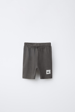 ZARA ШОРТЫ-ВЕЛОСИПЕДКИ В РУБЧИК С НАШИВКОЙ, АНТРАЦИТОВО-СЕРЫЙ